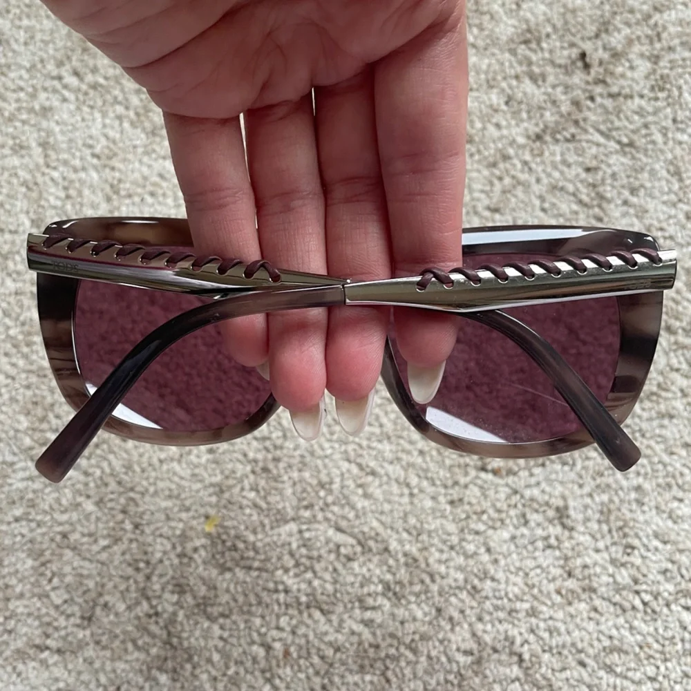 TOD’S NWOT SUNGLASSES - Picture 6 of 7